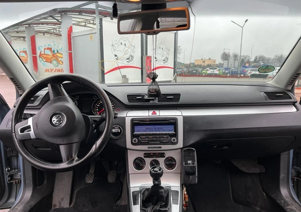 Volkswagen Passat cena 9900 przebieg: 390000, rok produkcji 2009 z Wągrowiec małe 379